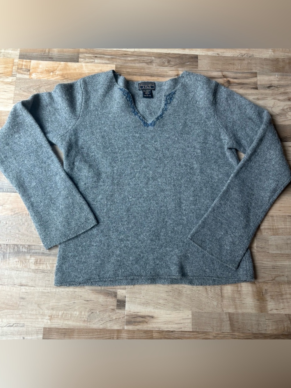 Vintage Y2K Abercrombie & Fitch Gray Split V Neck Sweater Blue Embroidery sz L - Picture 2 of 9